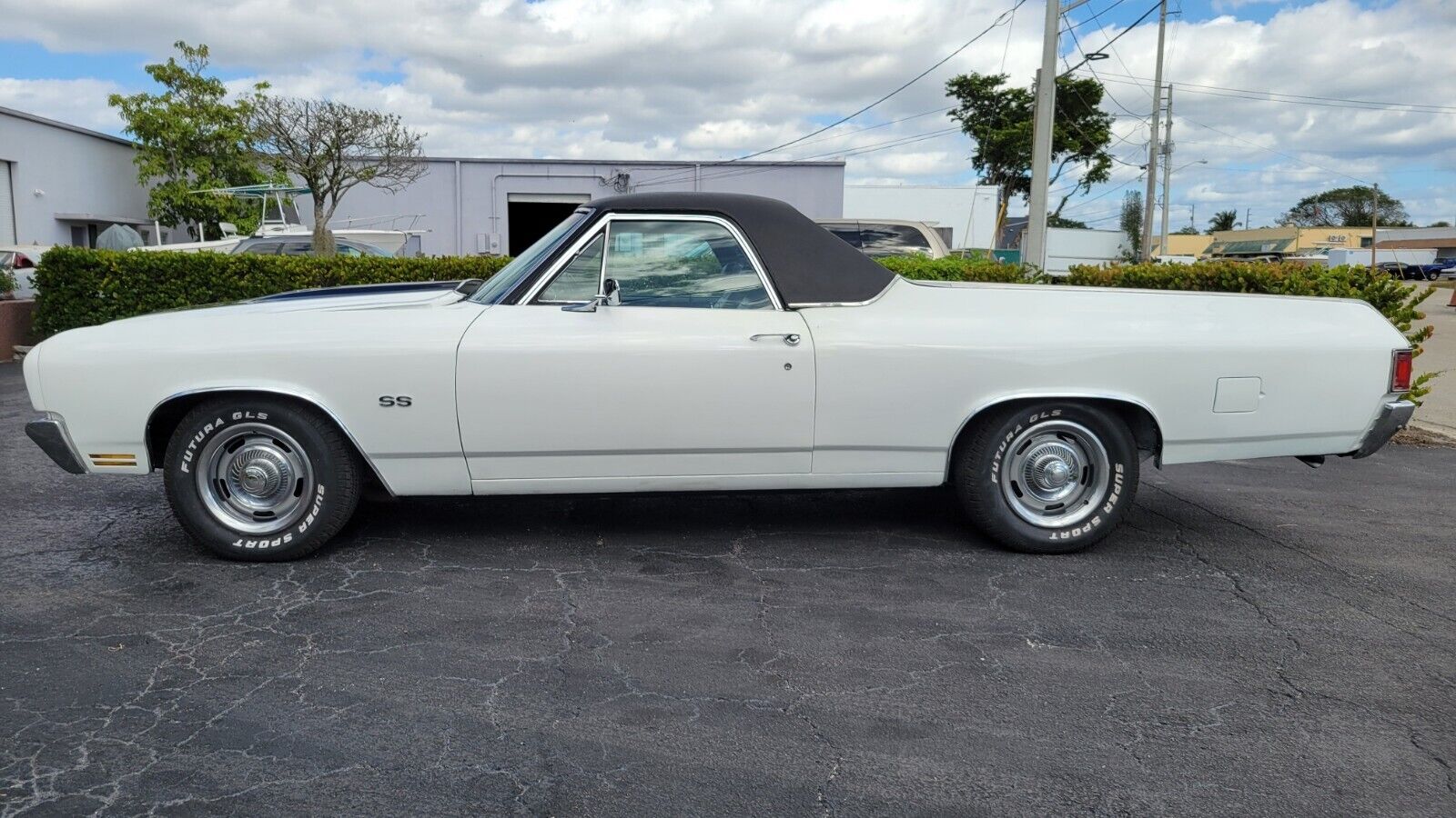 Chevrolet-El-Camino-Coupe-1970-White-Black-99999-4