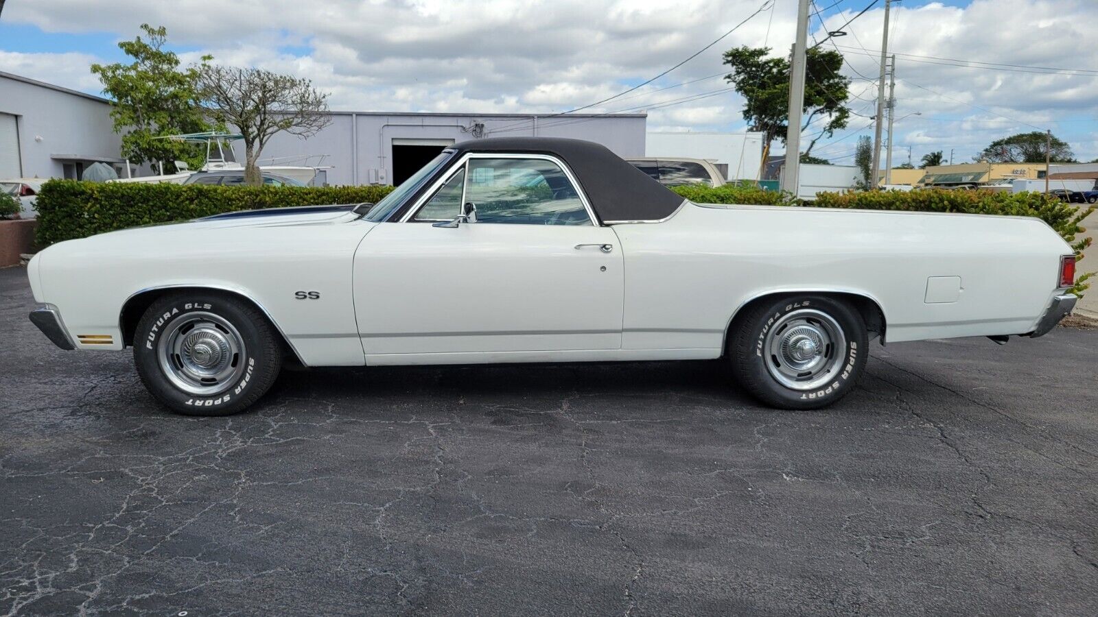 Chevrolet-El-Camino-Coupe-1970-White-Black-99999-5