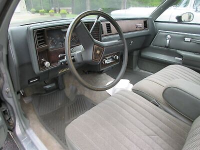 Chevrolet-El-Camino-Pickup-1984-Black-Gray-28444-11