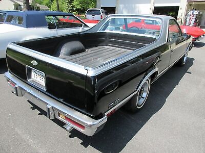 Chevrolet-El-Camino-Pickup-1984-Black-Gray-28444-8