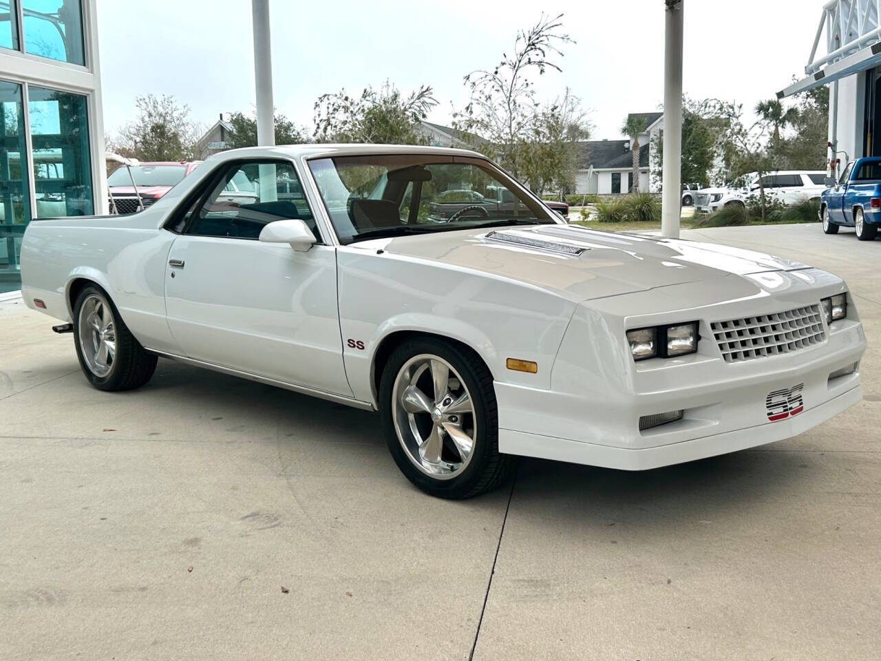 Chevrolet-El-Camino-Pickup-1987-White-Blue-132735-2