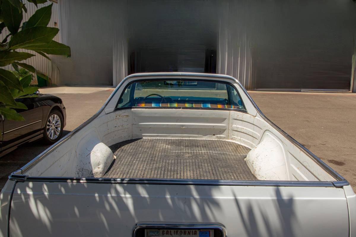 Chevrolet-El-camino-1985-white-932371-3