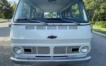 Chevrolet-G-10-van-1969-silver-75639-2