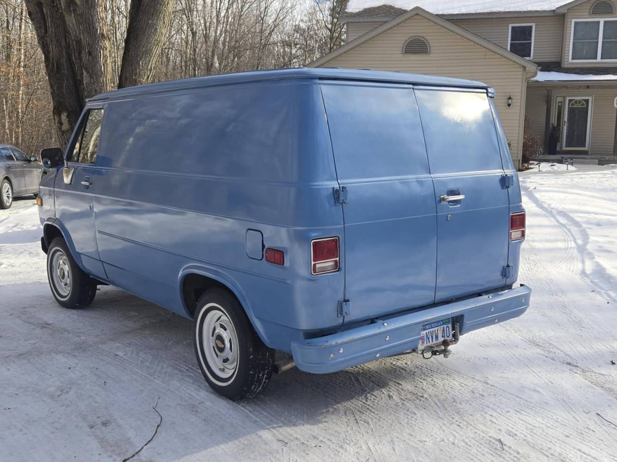 Chevrolet-G10-van-1983-blue-127138-2