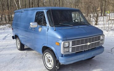 Chevrolet-G10-van-1983-blue-127138