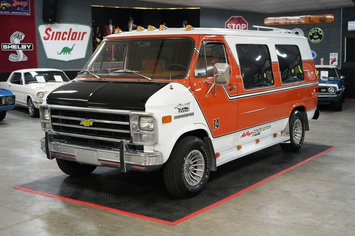 Chevrolet-G20-Good-Times-AJ-Foyt-Coyote-Edition-Van-1978-Orange-Orange-0-1