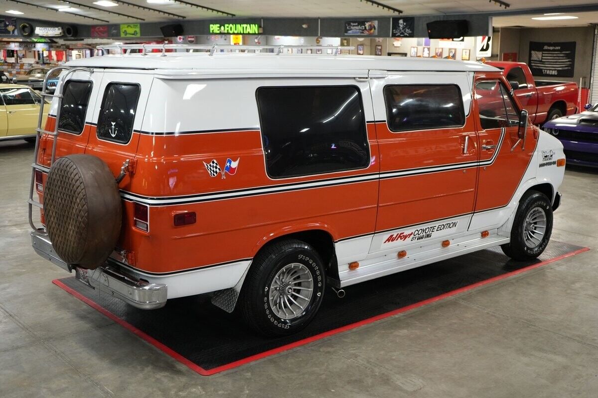 Chevrolet-G20-Good-Times-AJ-Foyt-Coyote-Edition-Van-1978-Orange-Orange-0-14