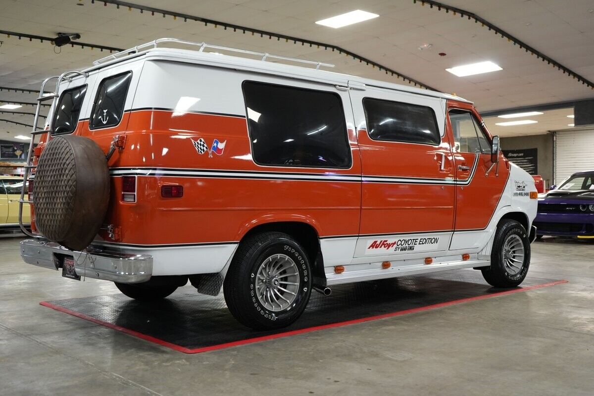 Chevrolet-G20-Good-Times-AJ-Foyt-Coyote-Edition-Van-1978-Orange-Orange-0-22