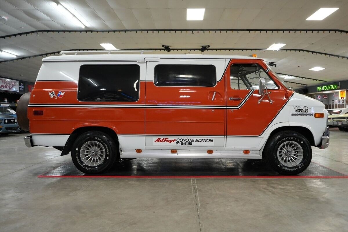 Chevrolet-G20-Good-Times-AJ-Foyt-Coyote-Edition-Van-1978-Orange-Orange-0-23