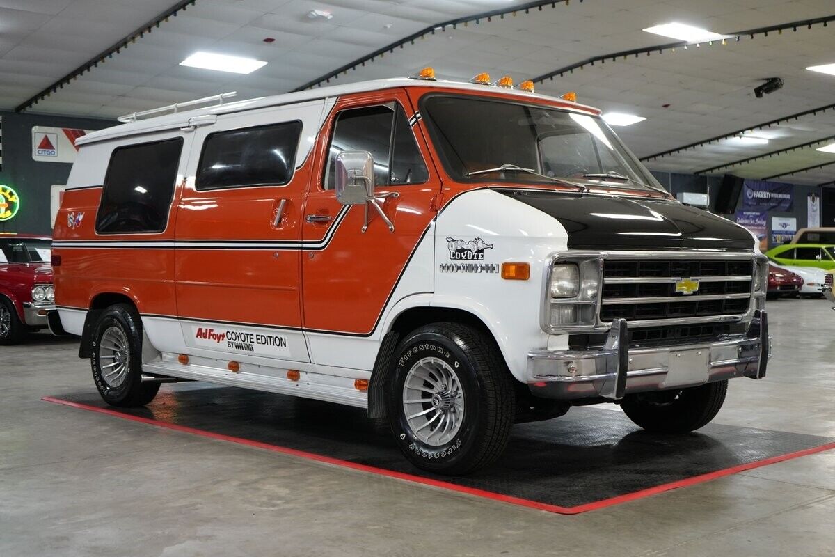 Chevrolet-G20-Good-Times-AJ-Foyt-Coyote-Edition-Van-1978-Orange-Orange-0-24