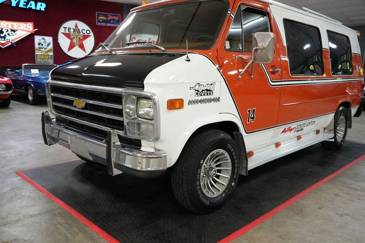 Chevrolet-G20-Good-Times-AJ-Foyt-Coyote-Edition-Van-1978-Orange-Orange-0-26