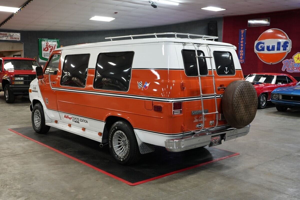 Chevrolet-G20-Good-Times-AJ-Foyt-Coyote-Edition-Van-1978-Orange-Orange-0-3