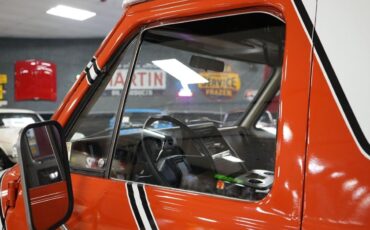 Chevrolet-G20-Good-Times-AJ-Foyt-Coyote-Edition-Van-1978-Orange-Orange-0-39