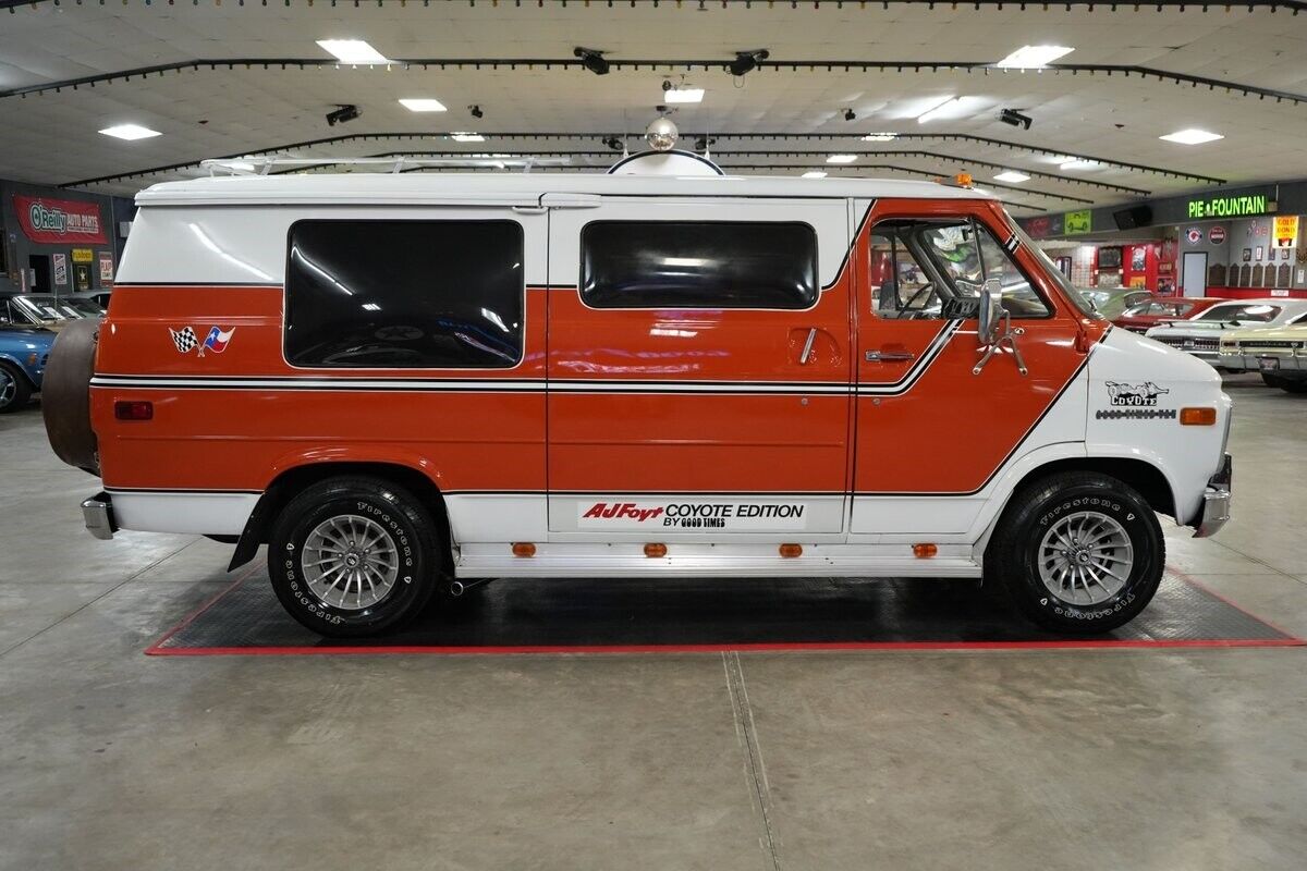 Chevrolet-G20-Good-Times-AJ-Foyt-Coyote-Edition-Van-1978-Orange-Orange-0-6