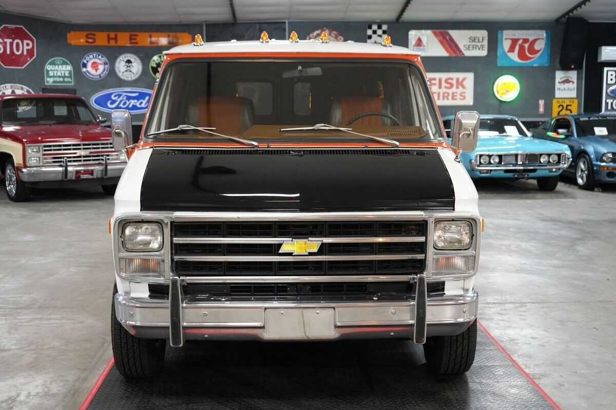 Chevrolet-G20-Good-Times-AJ-Foyt-Coyote-Edition-Van-1978-Orange-Orange-0-8