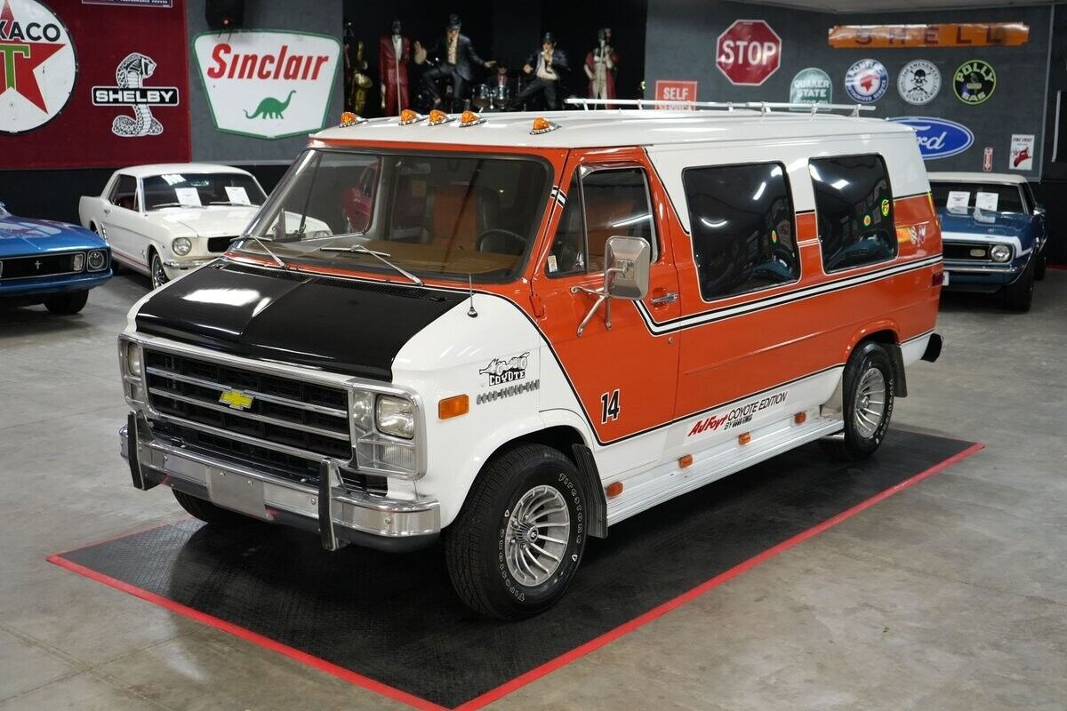 Chevrolet-G20-Good-Times-AJ-Foyt-Coyote-Edition-Van-1978-Orange-Orange-0-9