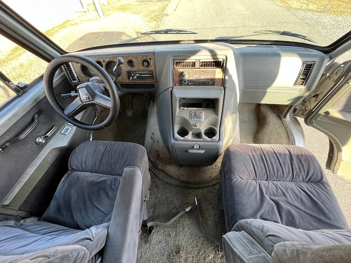 Chevrolet-G30-1987-17881-13