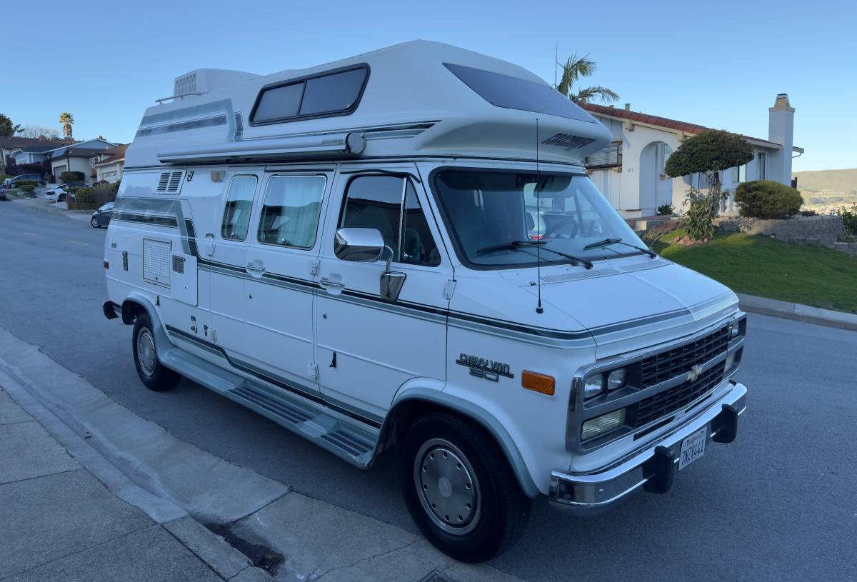 Chevrolet-G30-coachmen-1992-white-99779-1