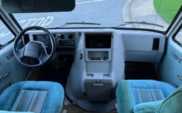 Chevrolet-G30-coachmen-1992-white-99779-12