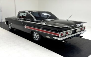 Chevrolet-Impala-1960-Black-Black-225260-2