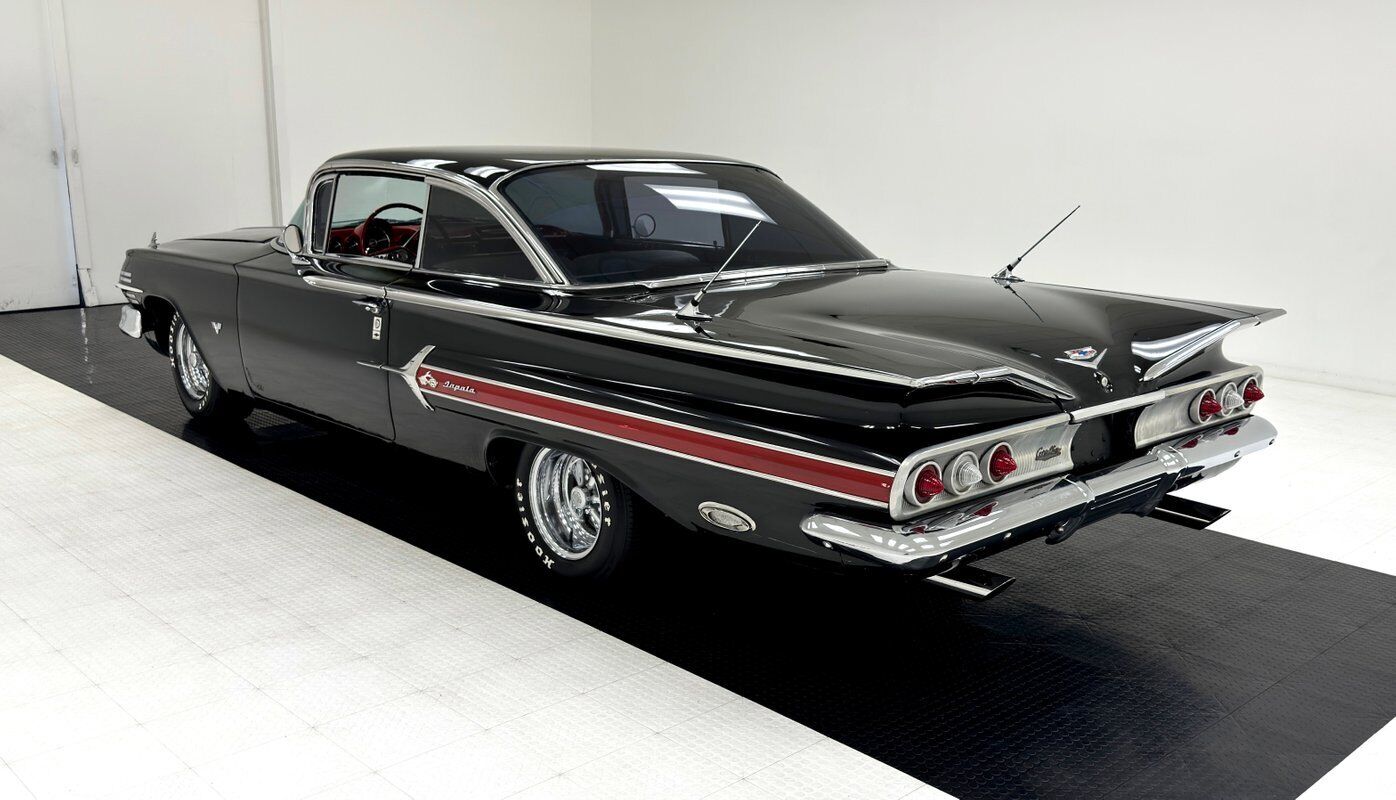 Chevrolet-Impala-1960-Black-Black-225260-2