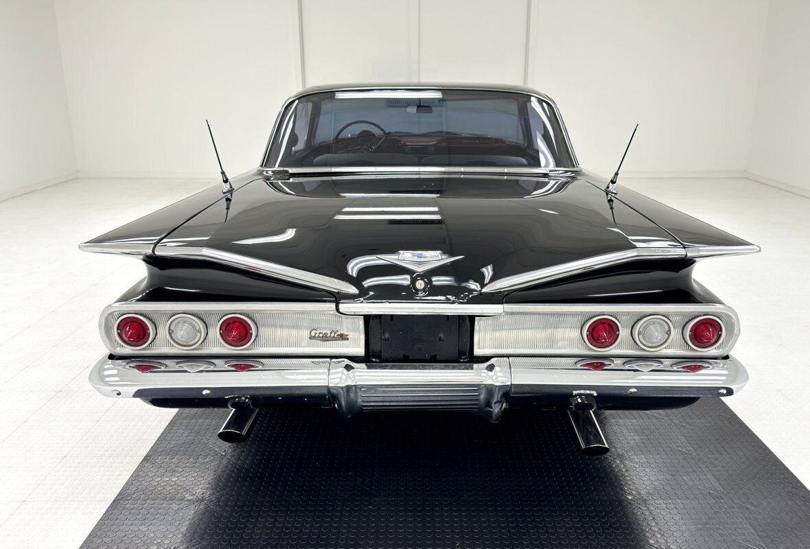 Chevrolet-Impala-1960-Black-Black-225260-3