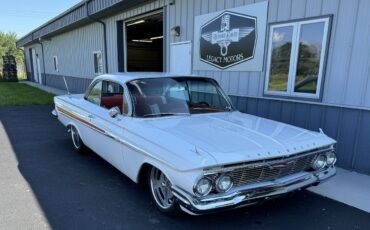 Chevrolet-Impala-1961-125926-4