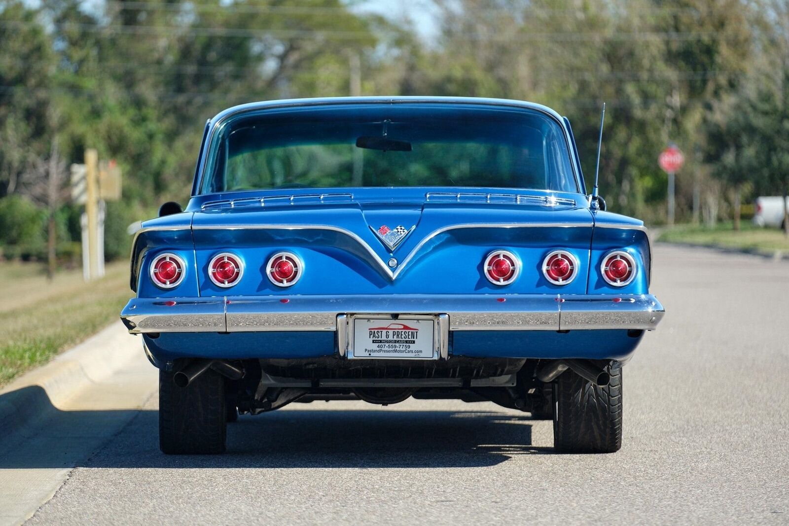 Chevrolet-Impala-1961-Blue-Black-99626-4