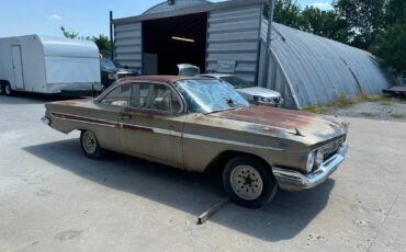 Chevrolet-Impala-1961-Gold-Tan-0-1