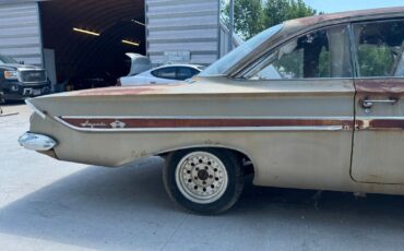 Chevrolet-Impala-1961-Gold-Tan-0-20