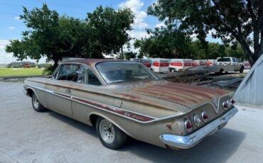 Chevrolet-Impala-1961-Gold-Tan-0-3