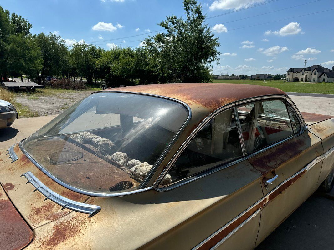 Chevrolet-Impala-1961-Gold-Tan-0-33