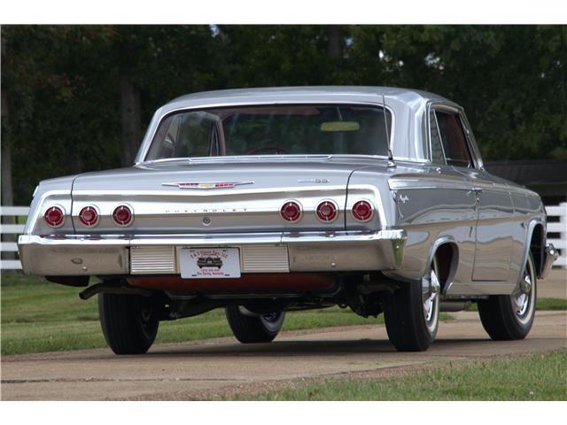 Chevrolet-Impala-1962-Silver-Red-65256-34