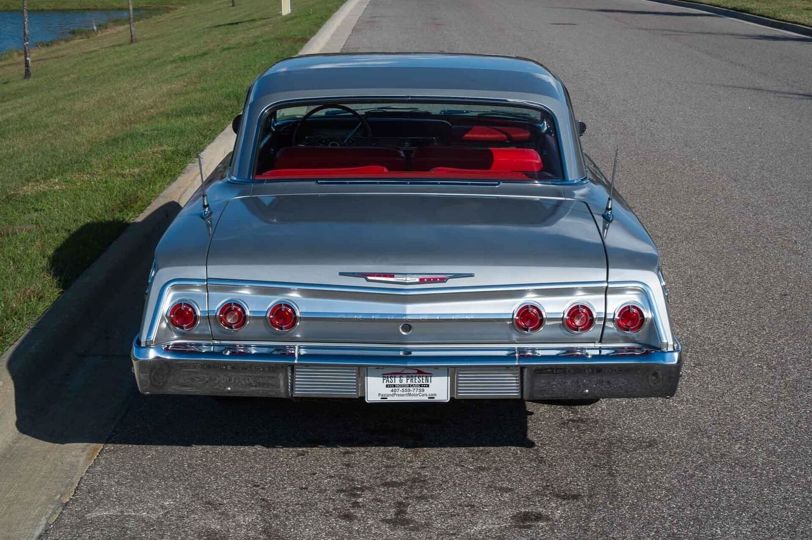 Chevrolet-Impala-1962-Silver-Red-73478-4