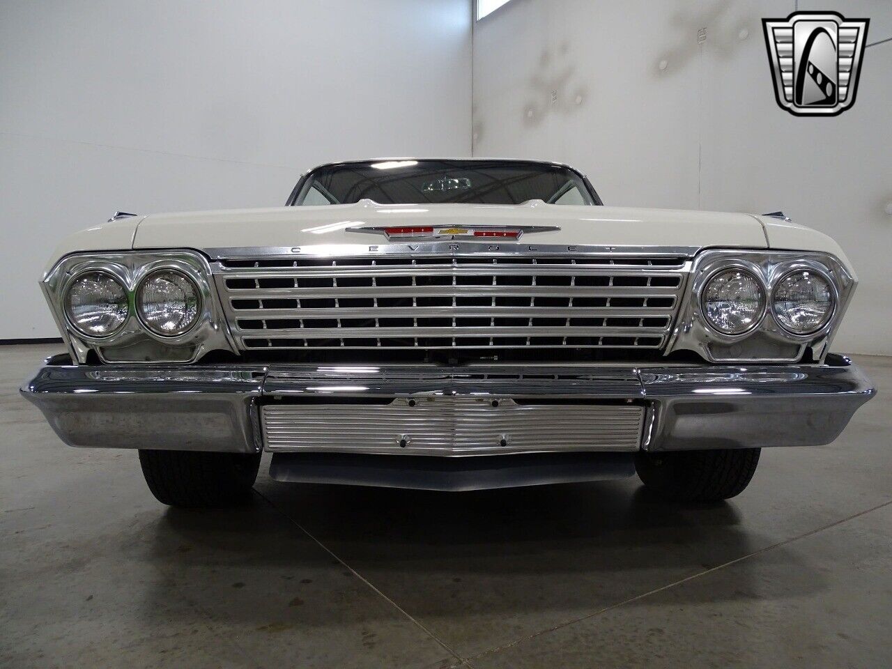 Chevrolet-Impala-1962-White-Red-9514-2