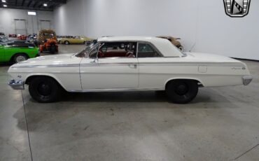 Chevrolet-Impala-1962-White-Red-9514-3