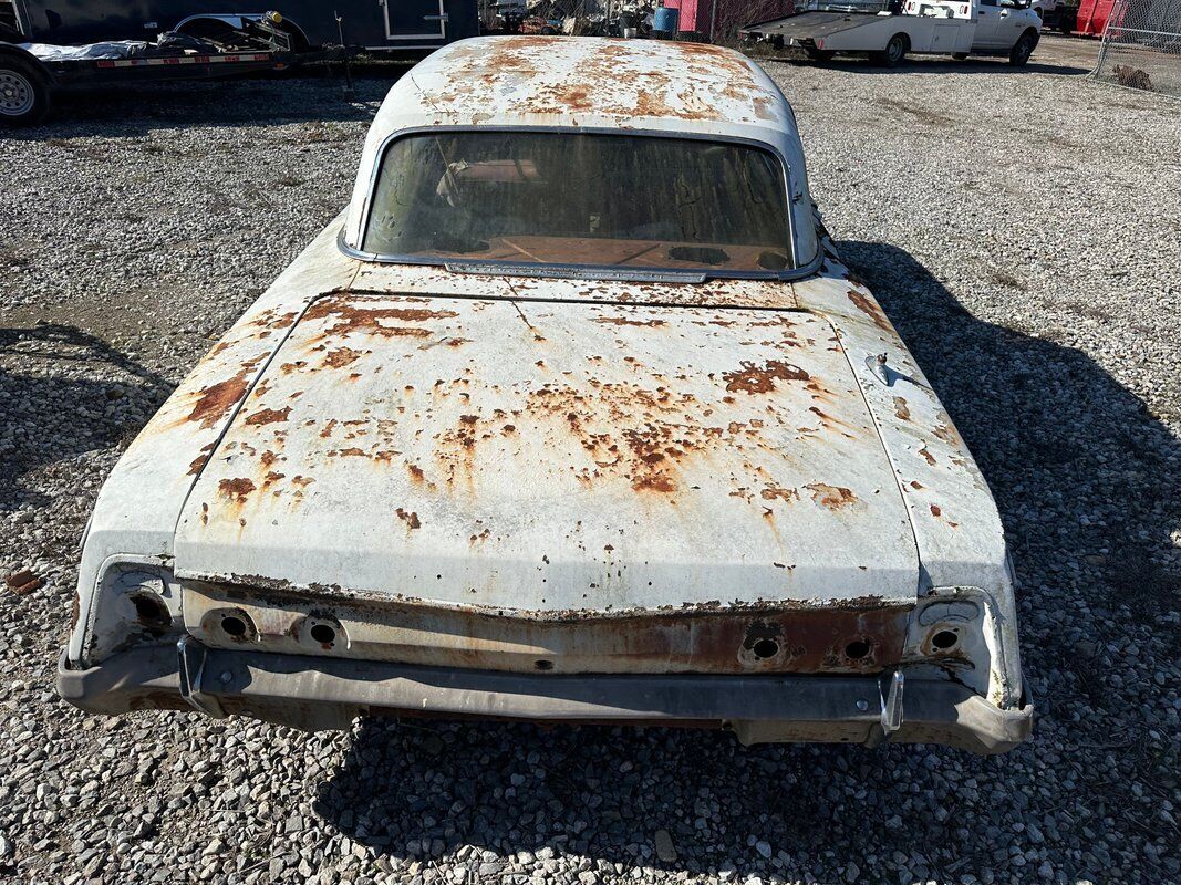 Chevrolet-Impala-1962-White-Red-99999-11