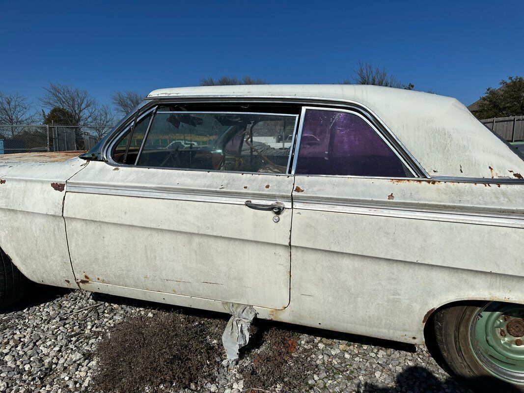 Chevrolet-Impala-1962-White-Red-99999-13