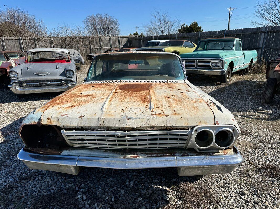 Chevrolet-Impala-1962-White-Red-99999-4