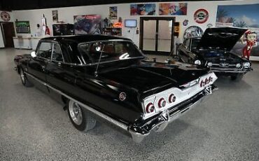 Chevrolet-Impala-1963-Black-Black-133576-2