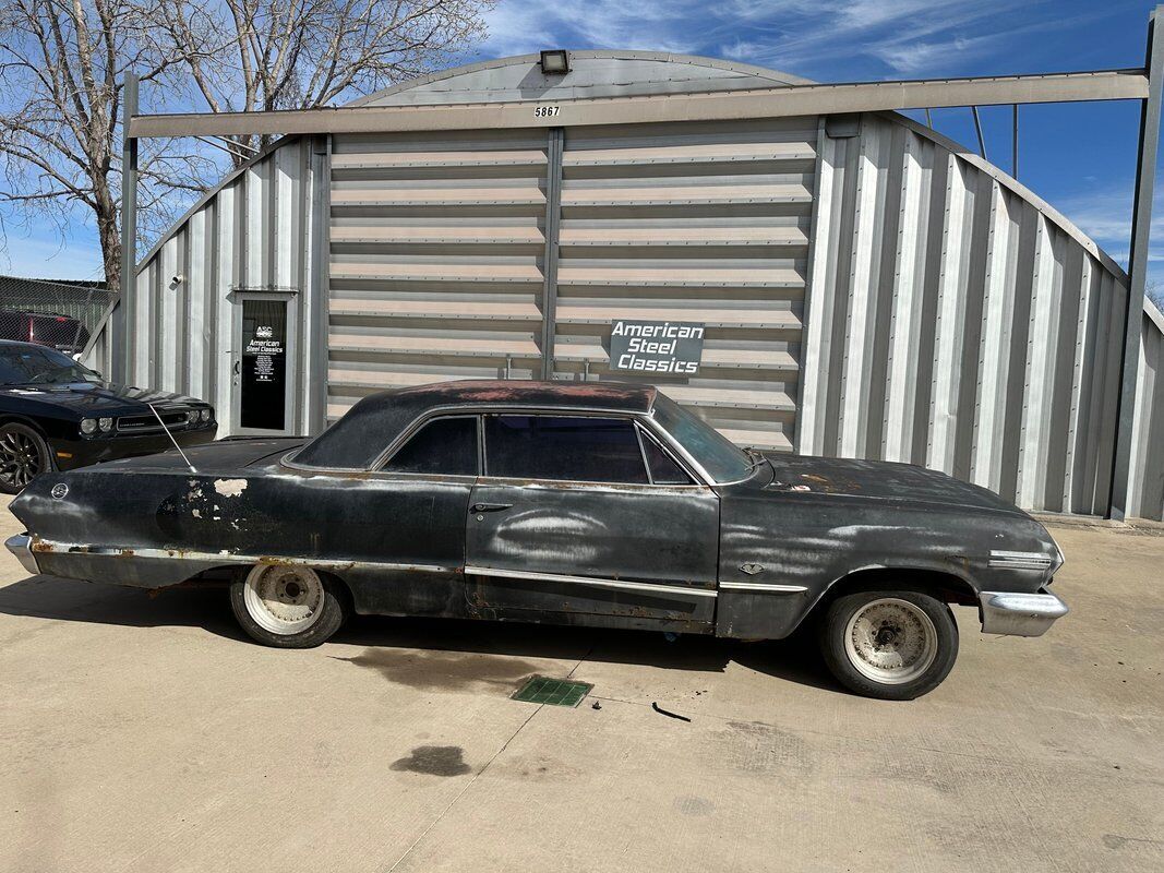 Chevrolet-Impala-1963-Black-Red-99999-6