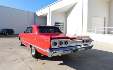 Chevrolet-Impala-1963-Red-Black-10504-8