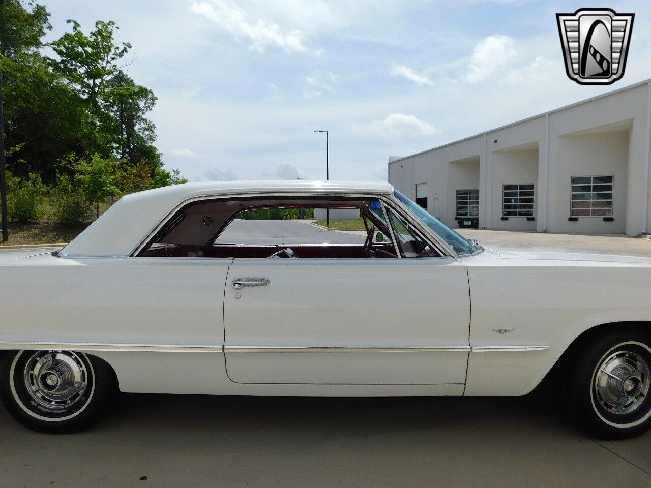 Chevrolet-Impala-1963-White-Red-25857-11