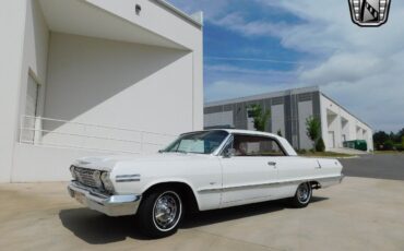 Chevrolet-Impala-1963-White-Red-25857-2