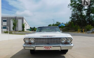 Chevrolet-Impala-1963-White-Red-25857-3