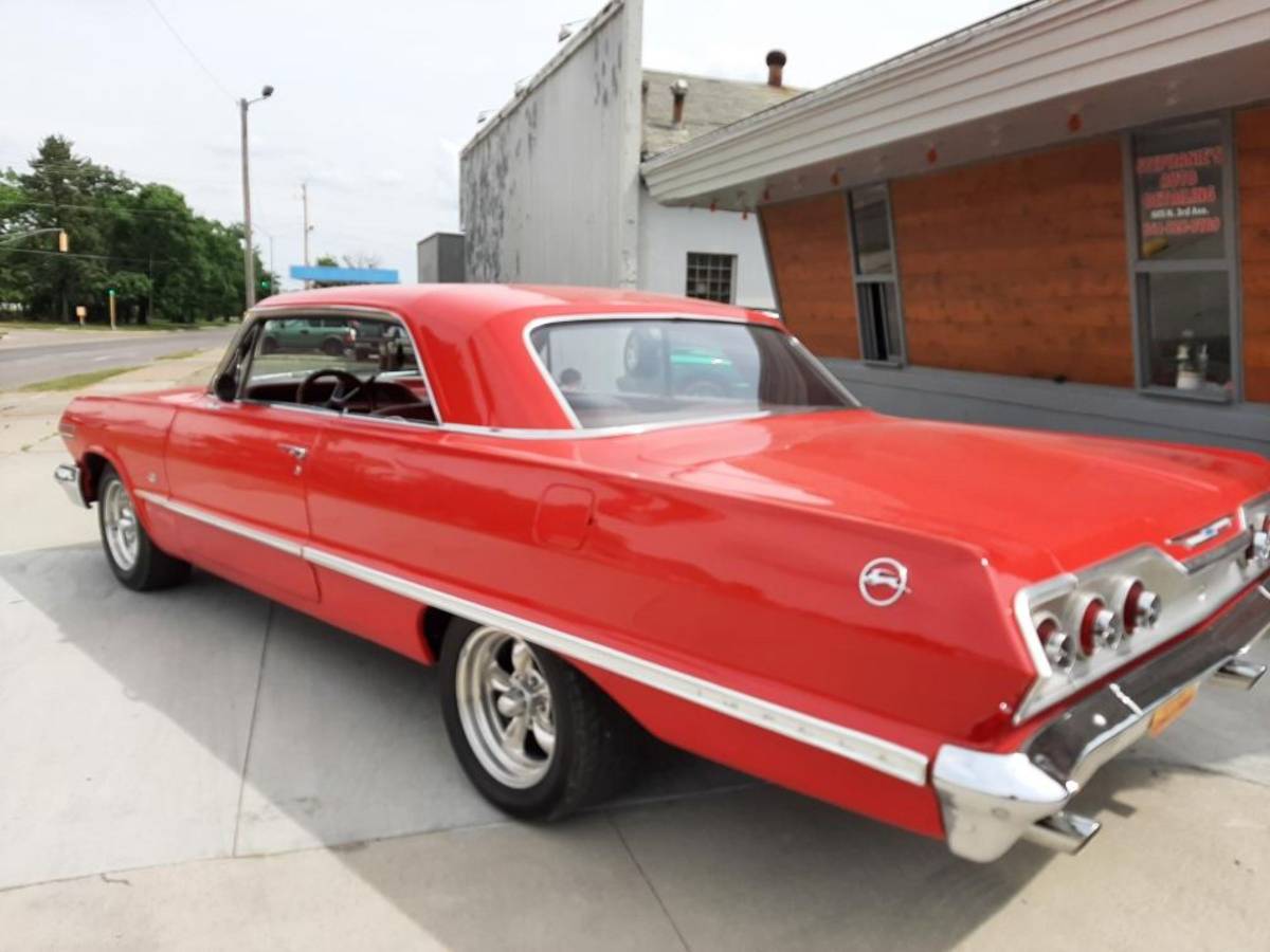 Chevrolet-Impala-1963-red-72420-2