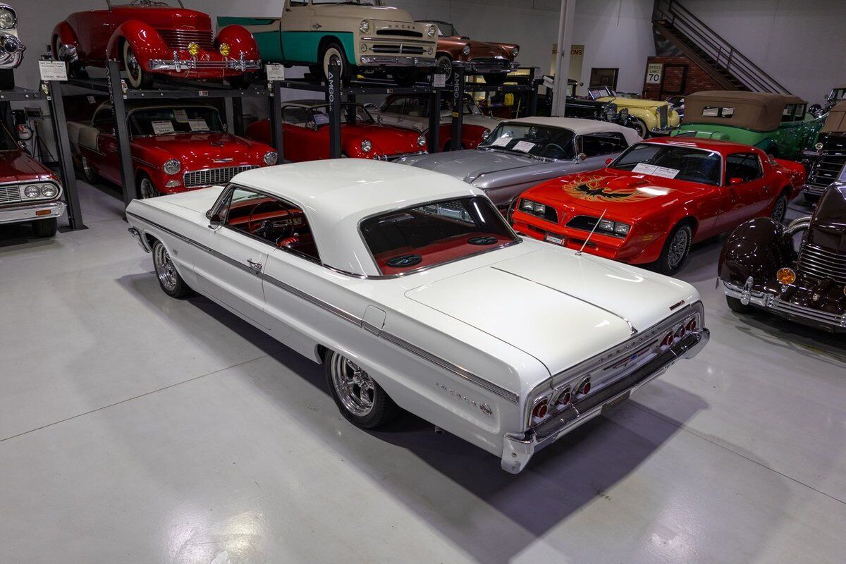 Chevrolet-Impala-1964-White-Red-29050-10