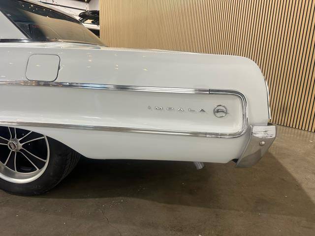 Chevrolet-Impala-1964-white-784-18