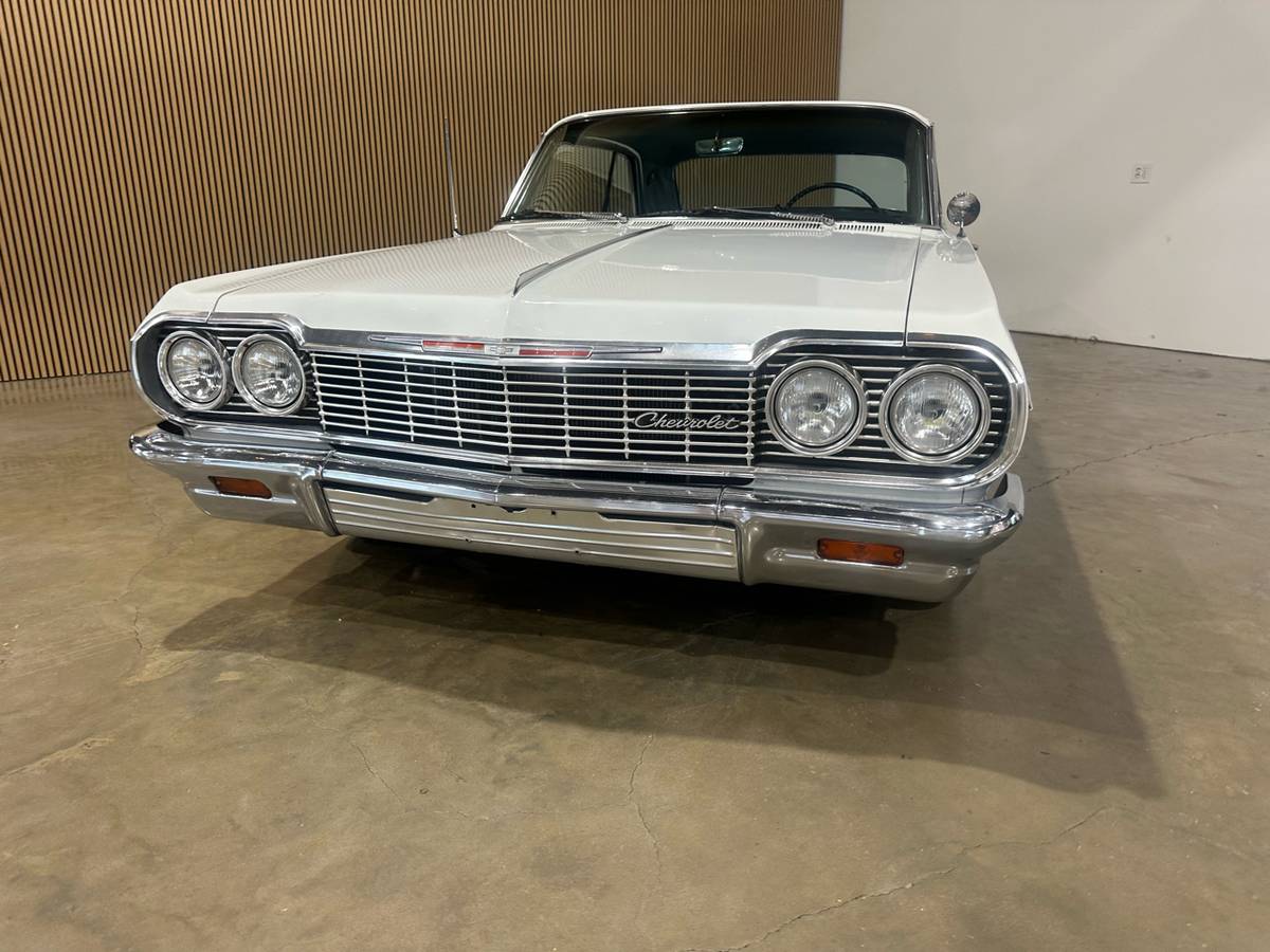 Chevrolet-Impala-1964-white-784-2