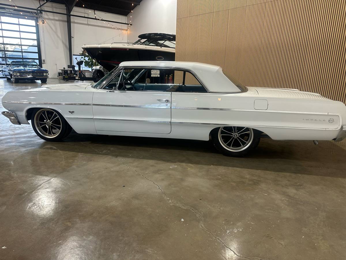 Chevrolet-Impala-1964-white-784-21